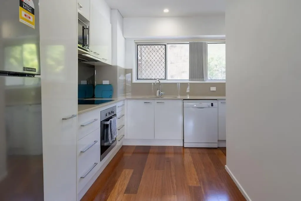 Burleigh Point Beach Vibes Stylish And Modern Gold Coast 0*,